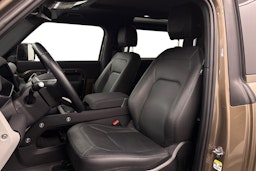ruskea (beige) Land Rover Defender 2023 kuva 10.