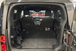 ruskea (beige) Land Rover Defender 2023 kuva 14.