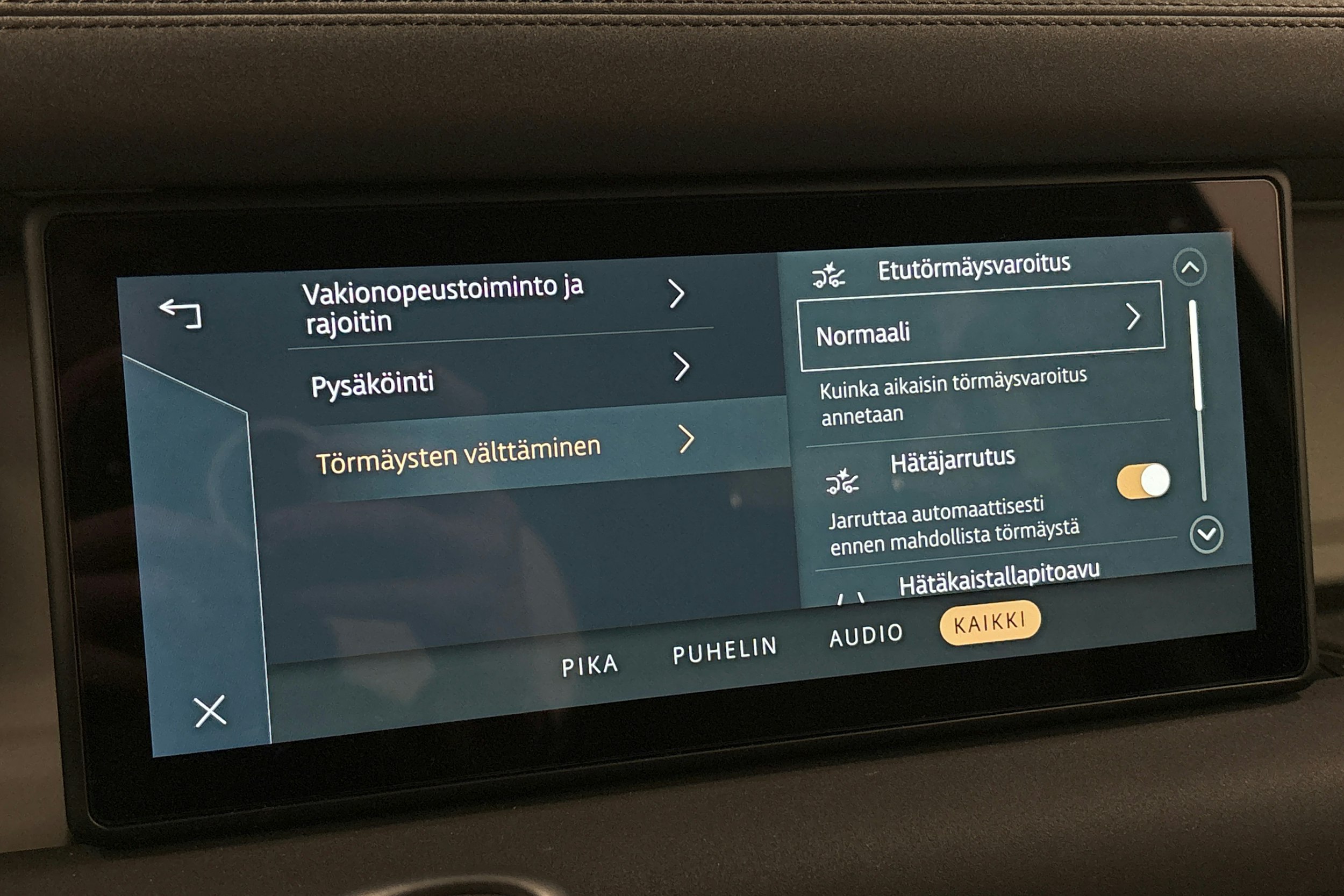 ruskea (beige) Land Rover Defender 2023 kuva 30.