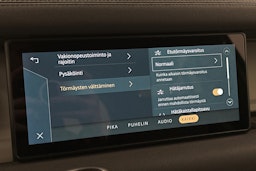 ruskea (beige) Land Rover Defender 2023 kuva 30.