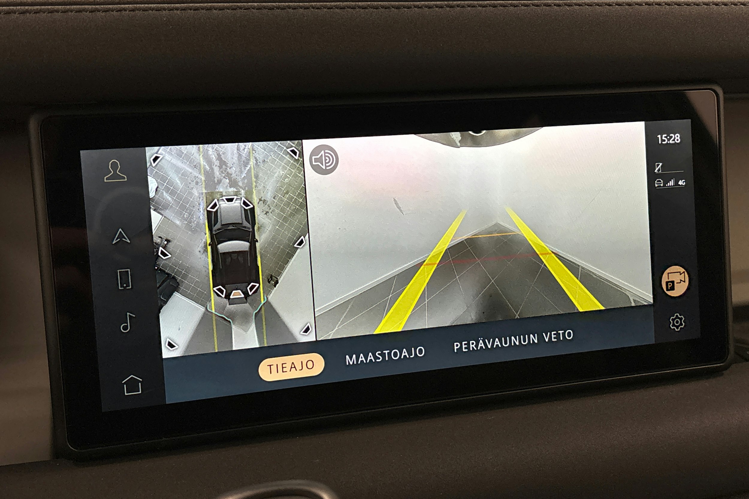 ruskea (beige) Land Rover Defender 2023 kuva 32.