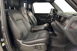 harmaa Land Rover Defender 2024 kuva 11.