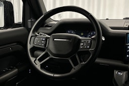 musta Land Rover Defender 2024 kuva 20.