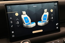 musta Land Rover Defender 2024 kuva 27.