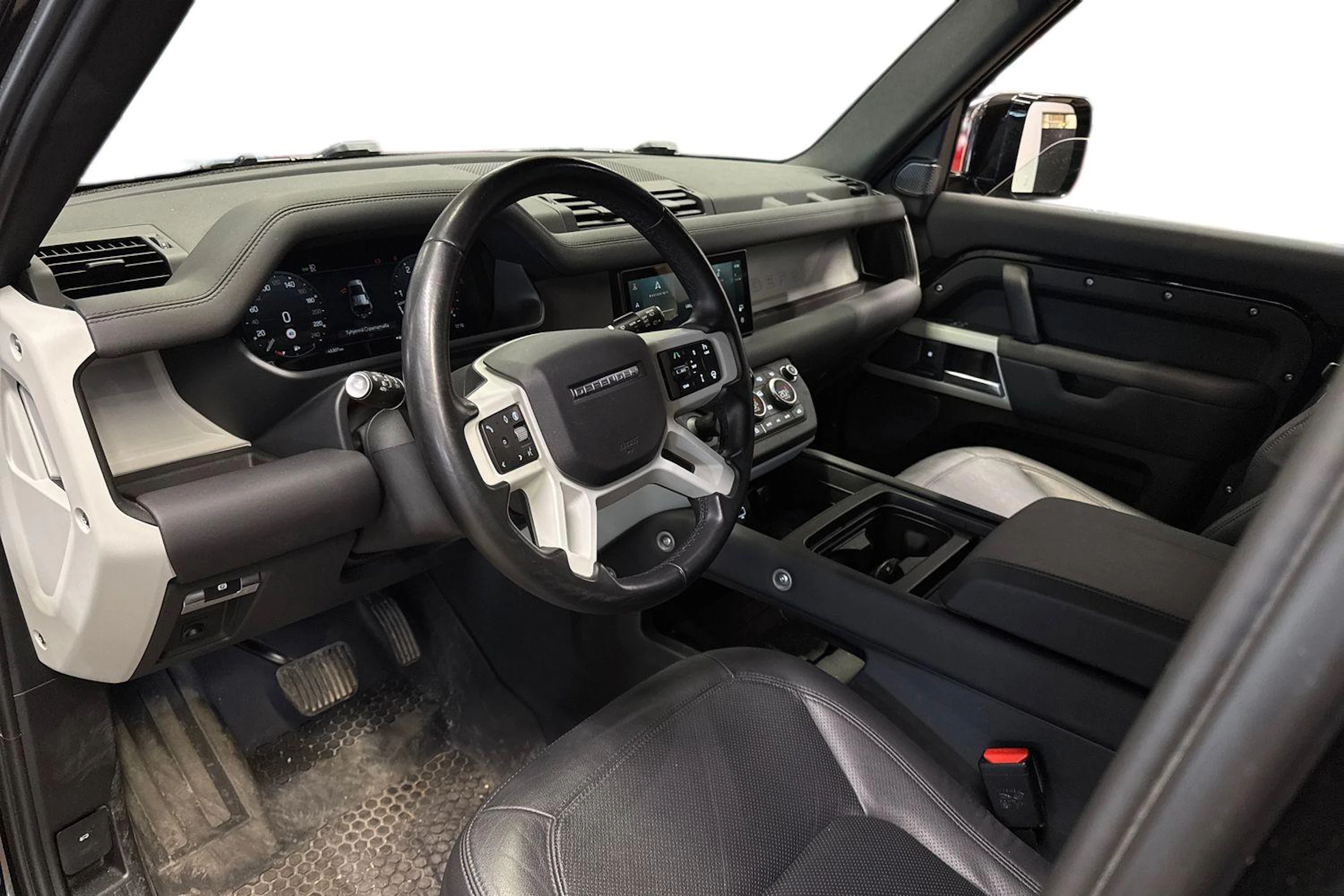 musta Land Rover Defender 2024 kuva 3.
