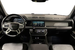 musta Land Rover Defender 2024 kuva 9.