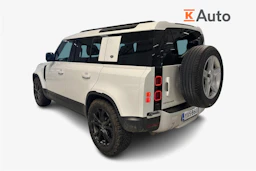 valkoinen Land Rover Defender 2024 kuva 2.