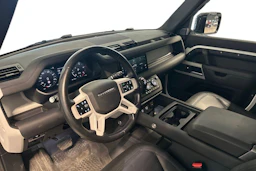 valkoinen Land Rover Defender 2024 kuva 3.