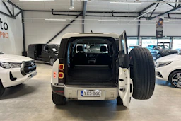 valkoinen Land Rover Defender 2024 kuva 9.