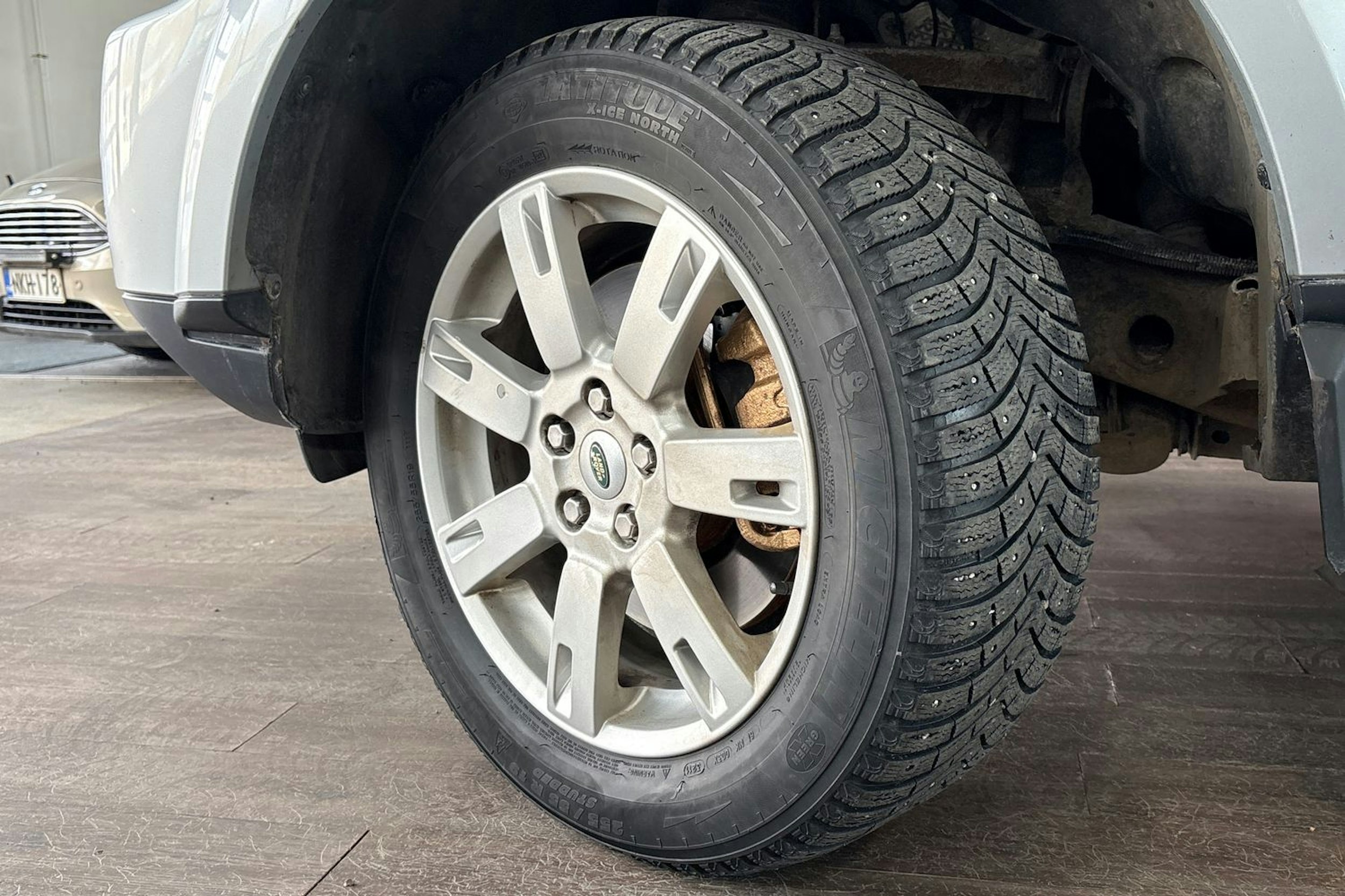 Hopea Land Rover Discovery 2010 kuva 13.