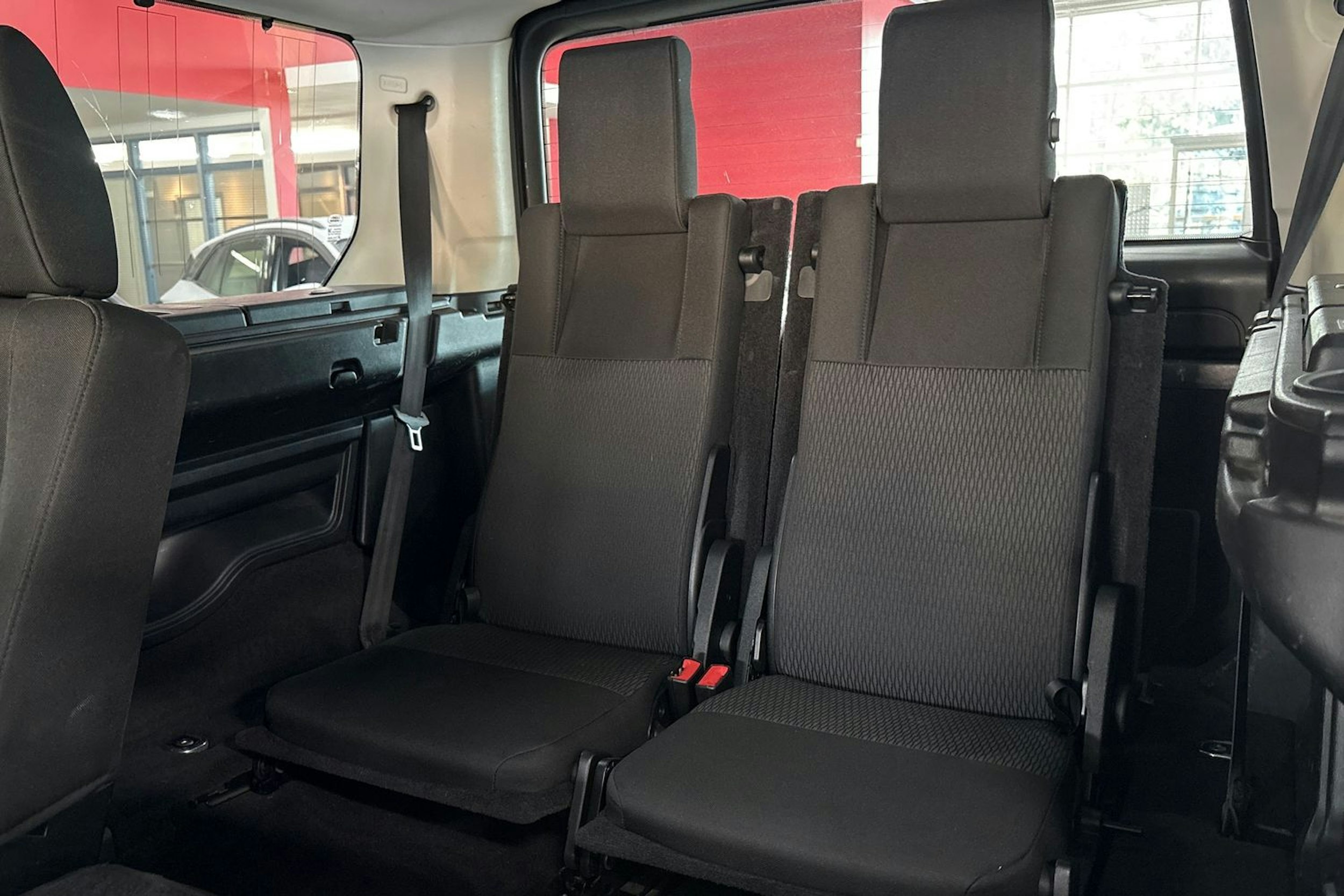 Hopea Land Rover Discovery 2010 kuva 14.