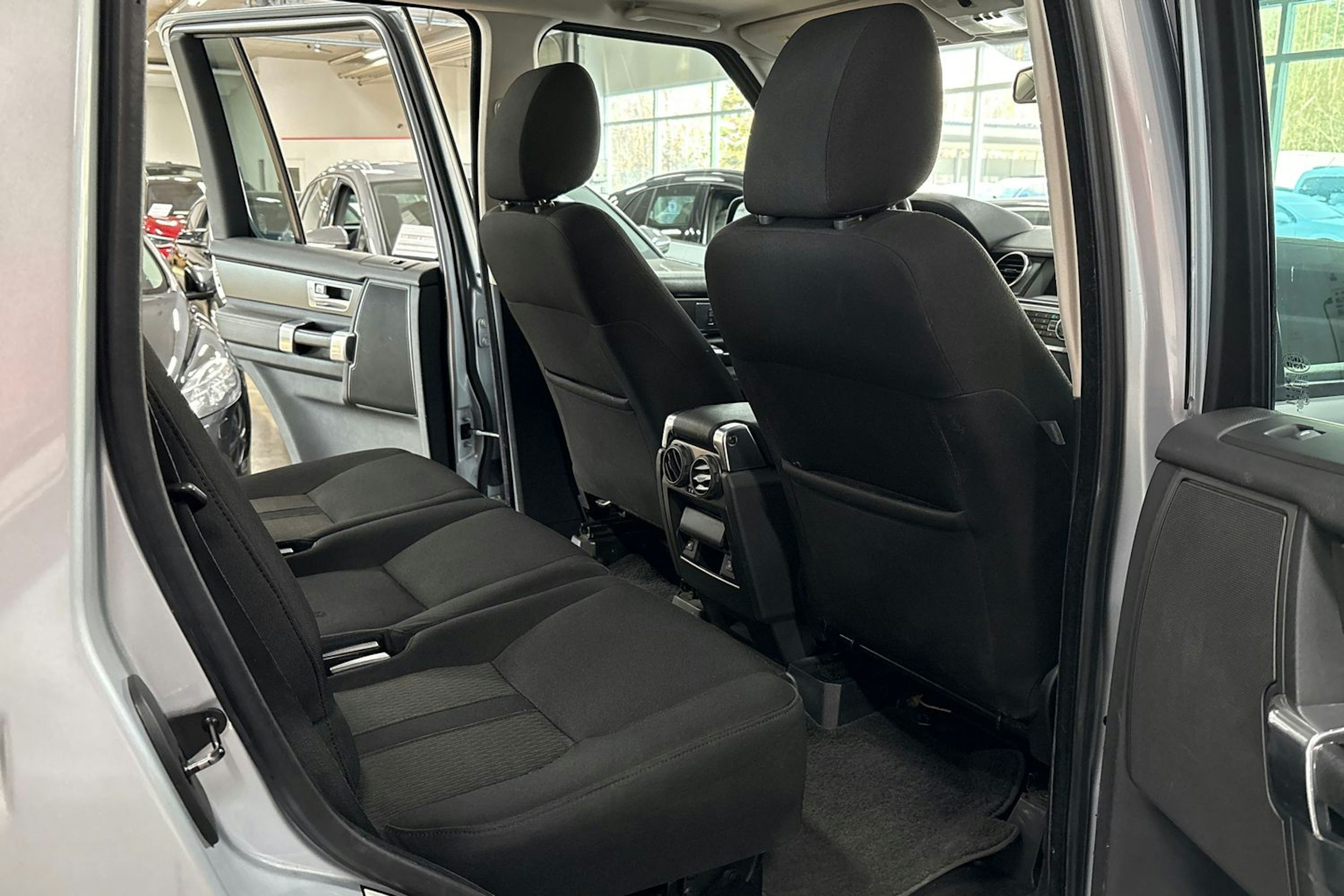 Hopea Land Rover Discovery 2010 kuva 15.