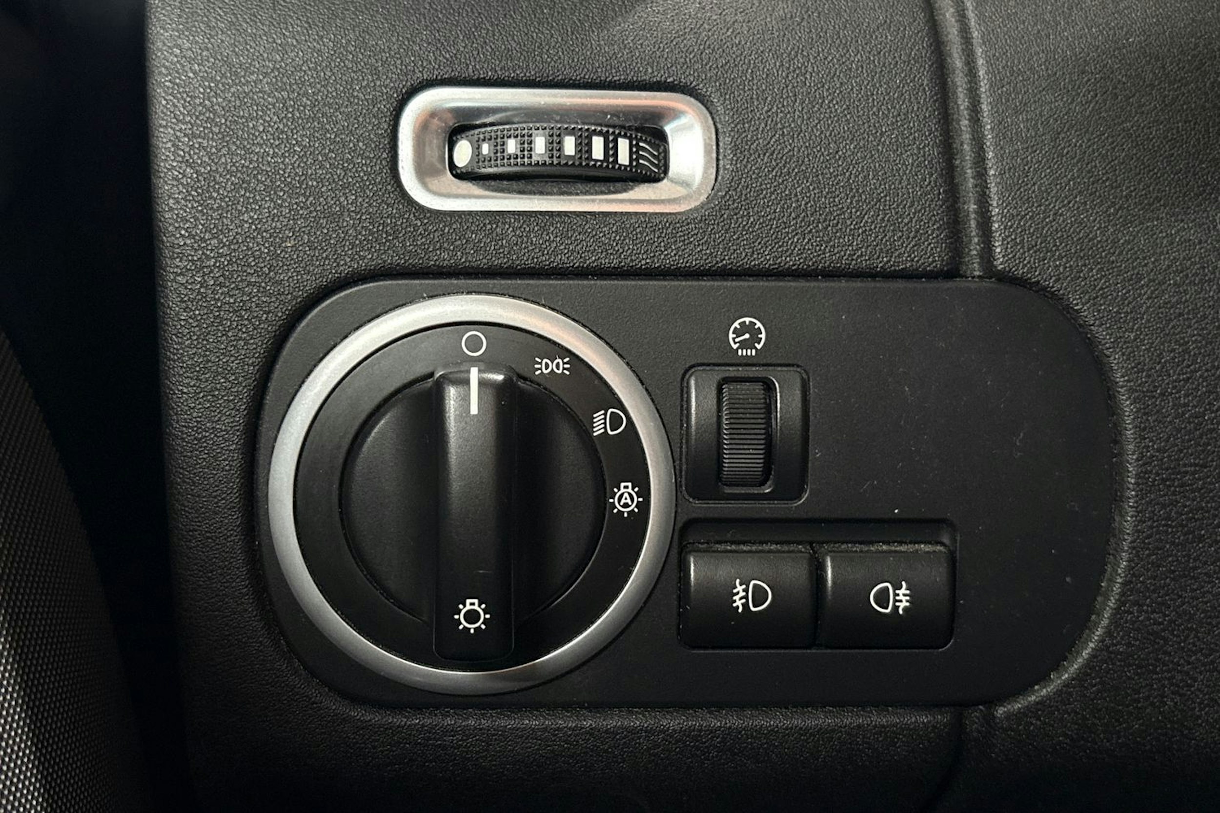 Hopea Land Rover Discovery 2010 kuva 24.