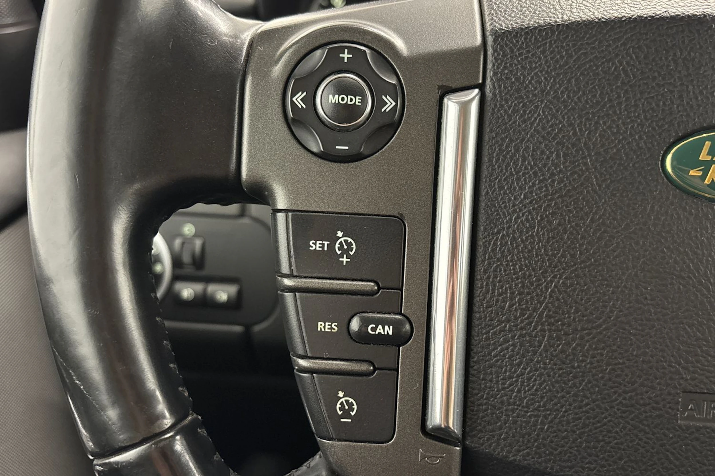 ruskea (beige) Land Rover Discovery 2010 kuva 14.