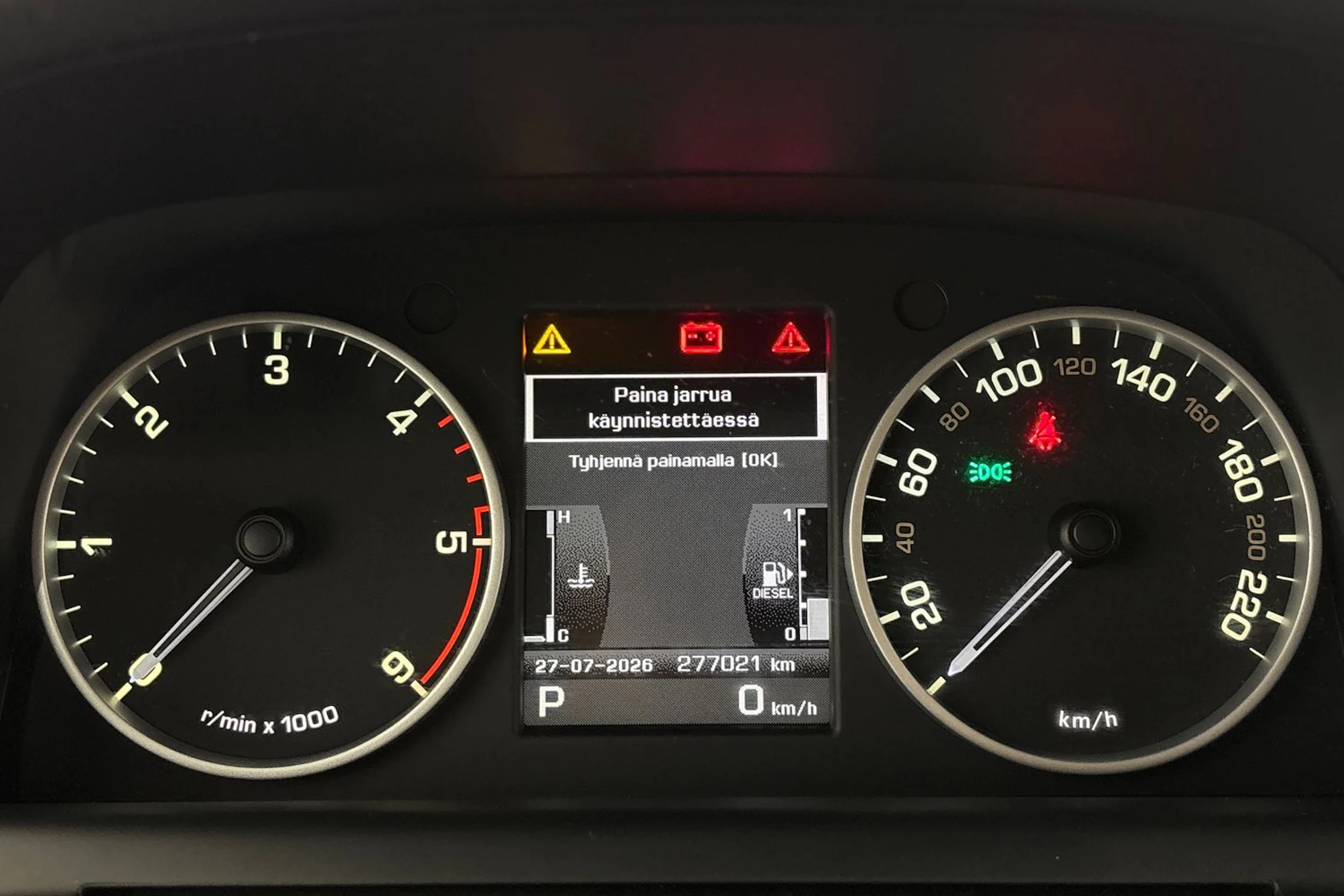 ruskea (beige) Land Rover Discovery 2010 kuva 16.