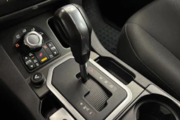 ruskea (beige) Land Rover Discovery 2010 kuva 19.