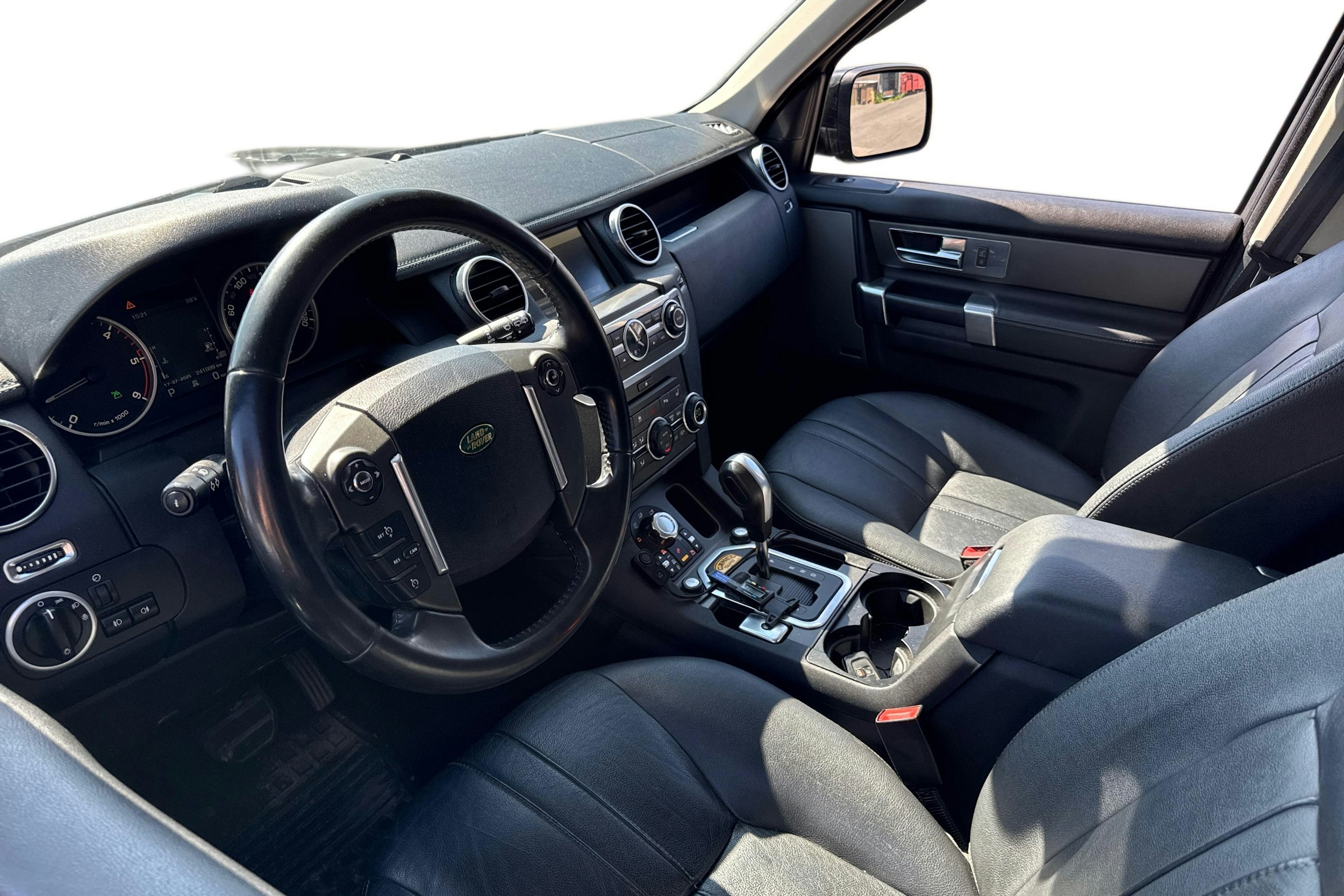 musta Land Rover Discovery 2011 kuva 3.
