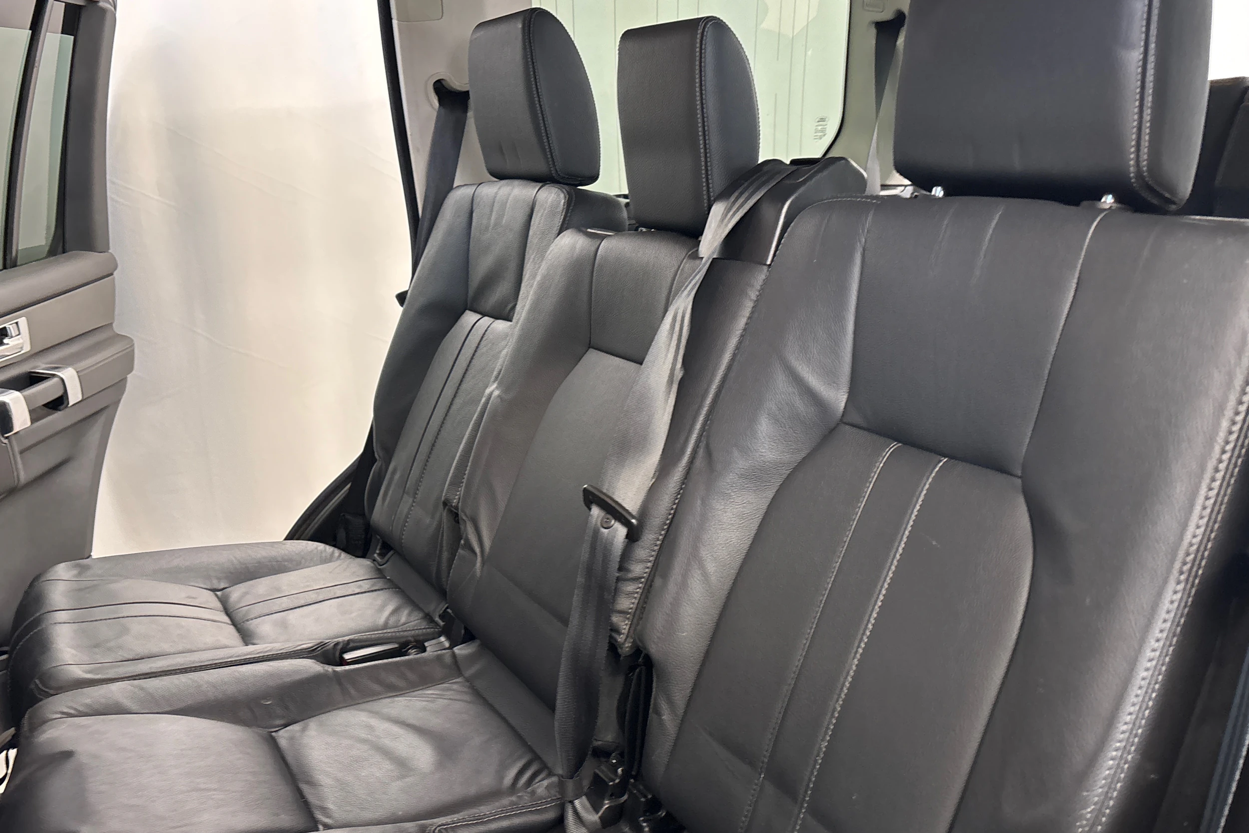 musta Land Rover Discovery 2011 kuva 10.