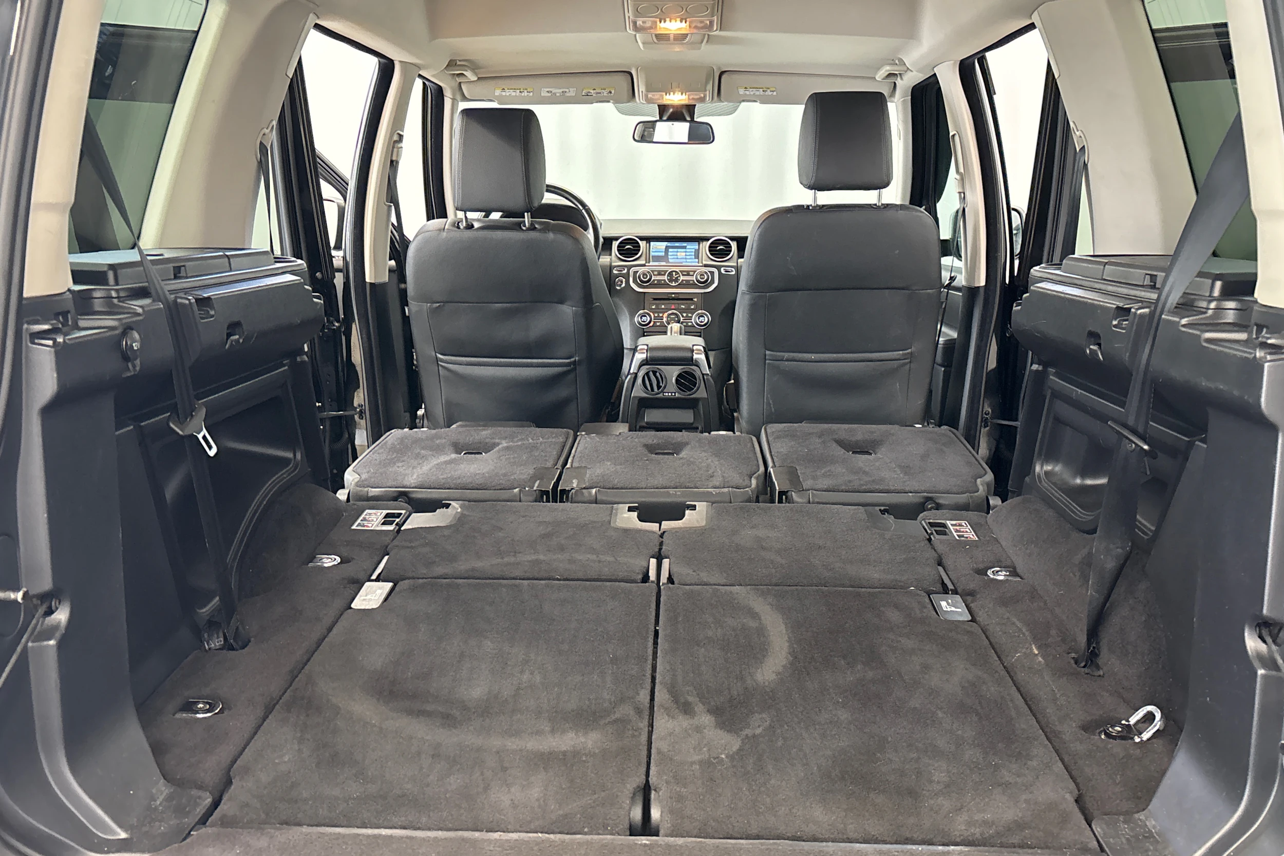 musta Land Rover Discovery 2011 kuva 13.