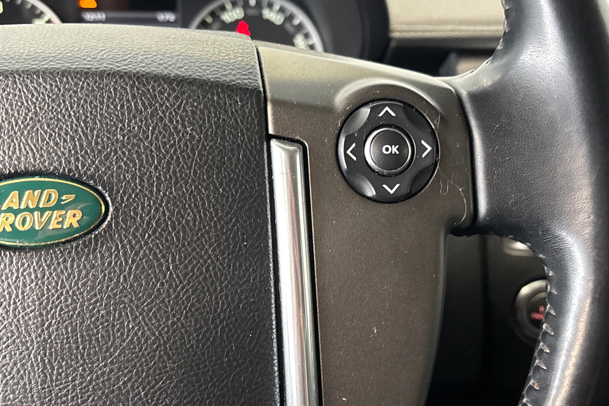 musta Land Rover Discovery 2011 kuva 17.