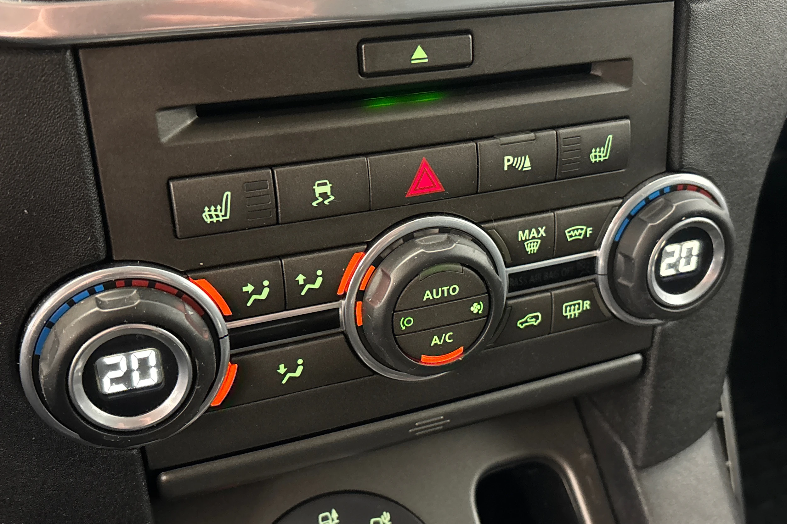 musta Land Rover Discovery 2011 kuva 22.