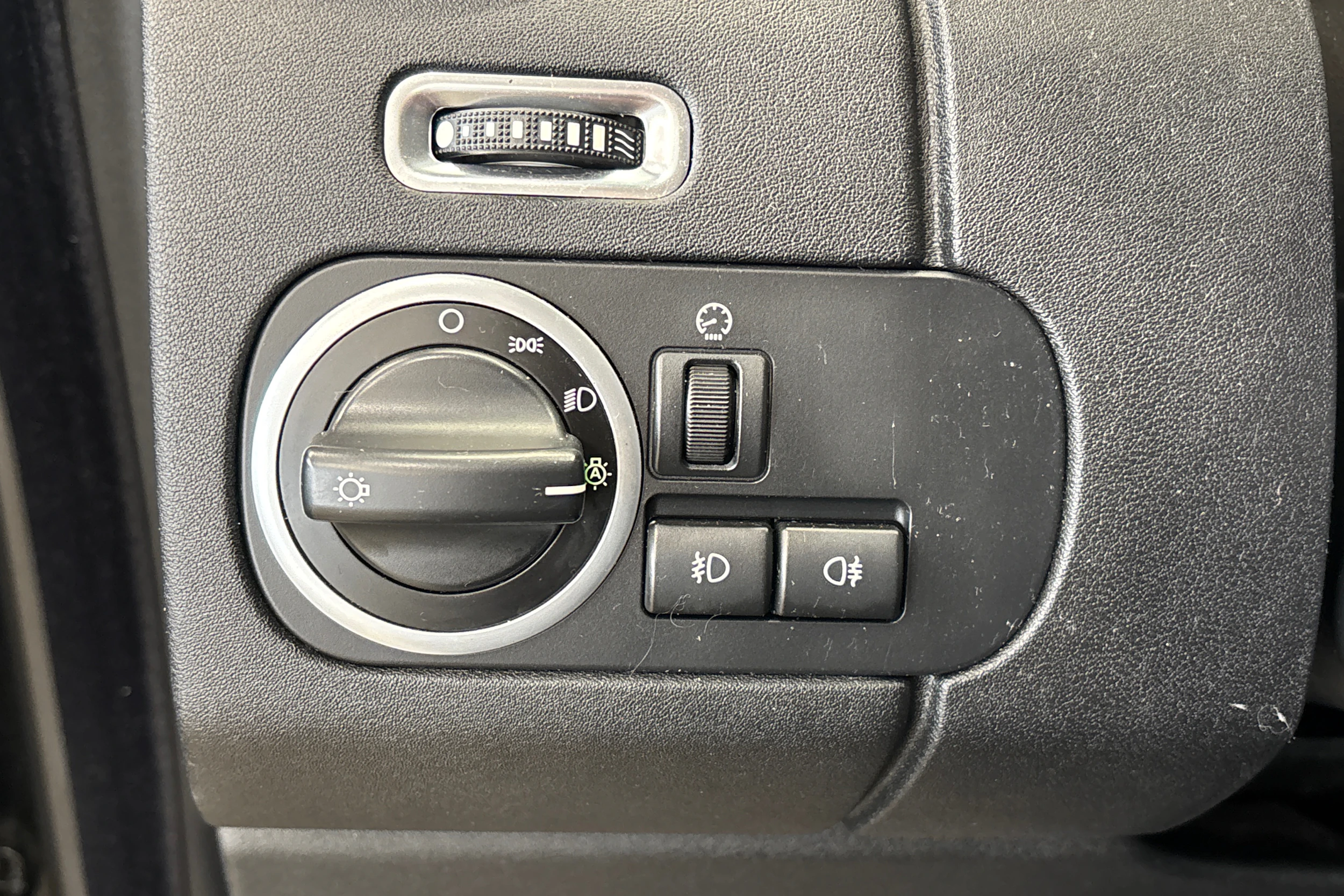 musta Land Rover Discovery 2011 kuva 25.