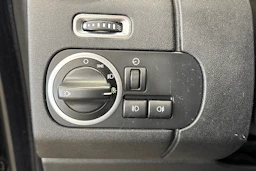 musta Land Rover Discovery 2011 kuva 25.