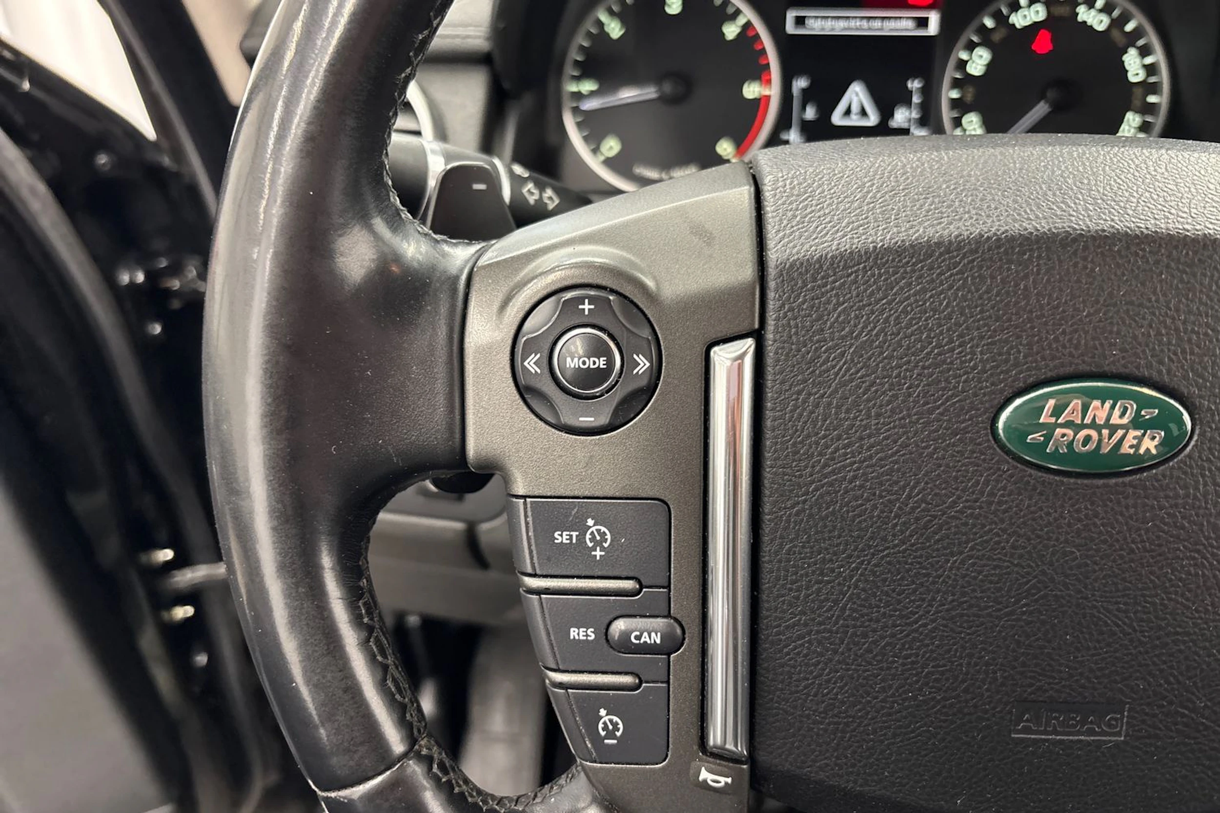 musta Land Rover Discovery 2012 kuva 17.
