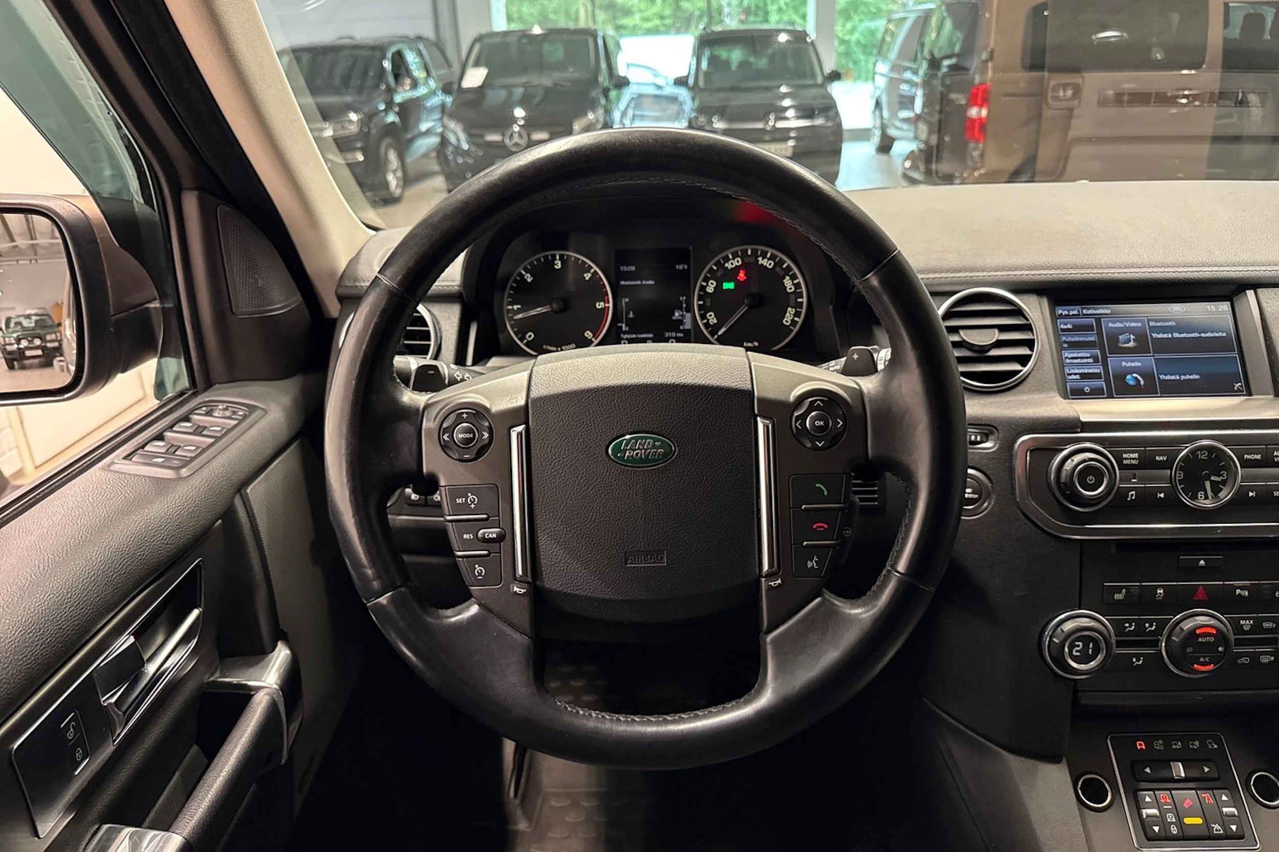 ruskea (beige) Land Rover Discovery 2013 kuva 13.