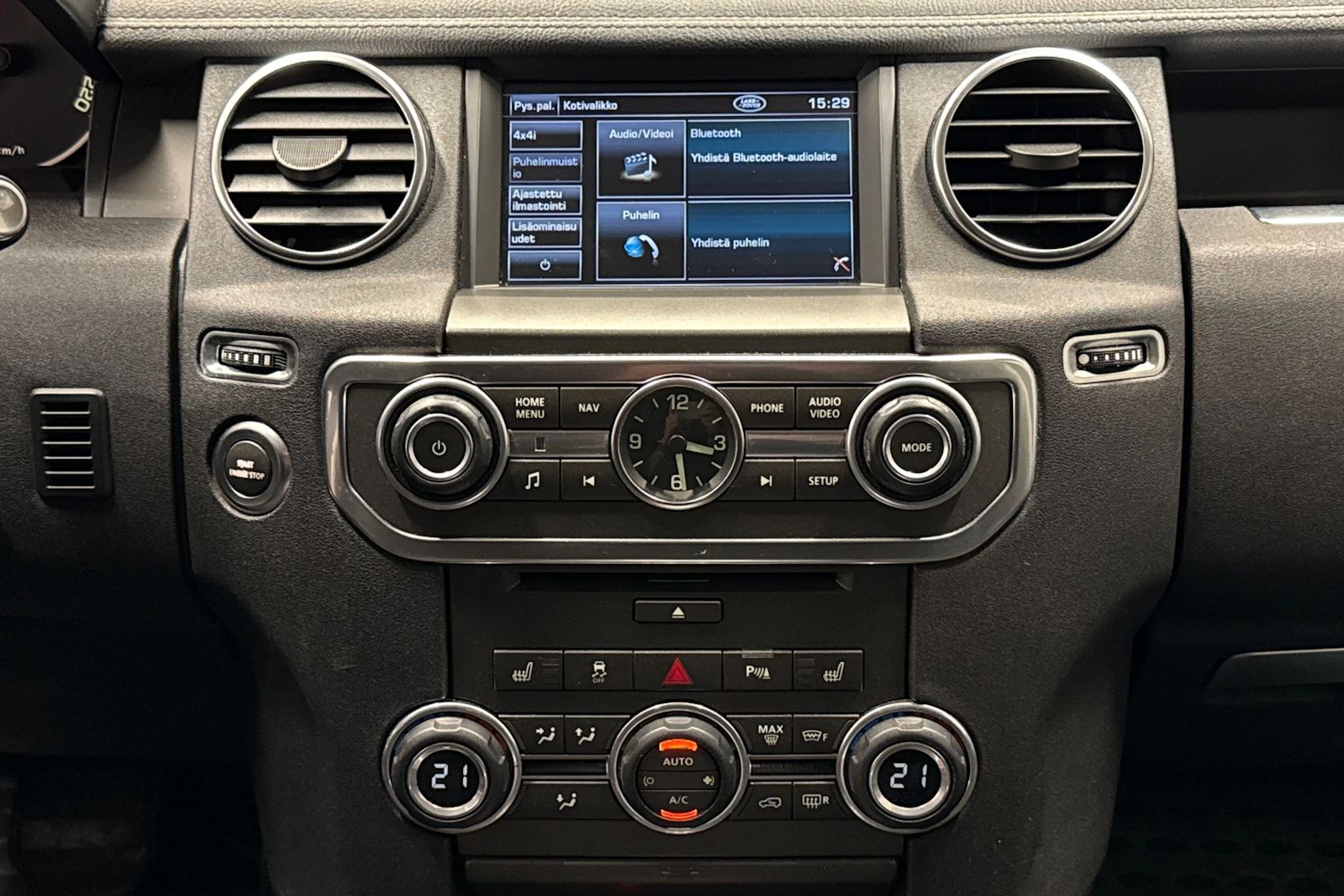 ruskea (beige) Land Rover Discovery 2013 kuva 17.