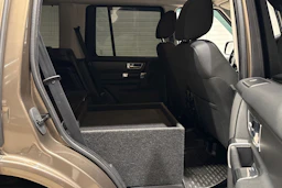 ruskea (beige) Land Rover Discovery 2013 kuva 25.