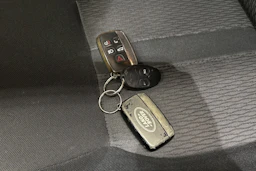 ruskea (beige) Land Rover Discovery 2013 kuva 28.