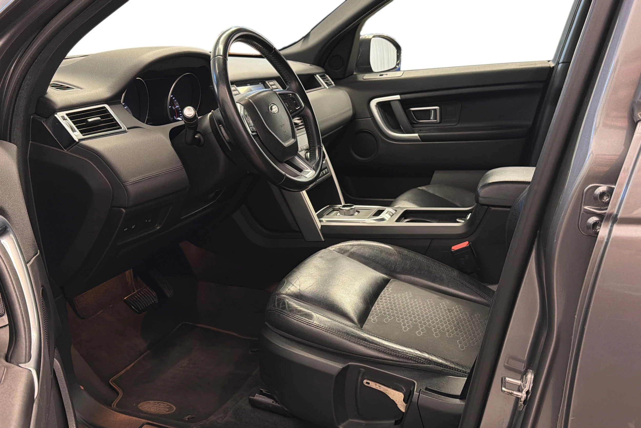 harmaa Land Rover Discovery 2016 kuva 7.