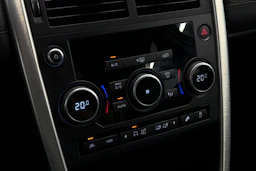 harmaa Land Rover Discovery 2016 kuva 21.