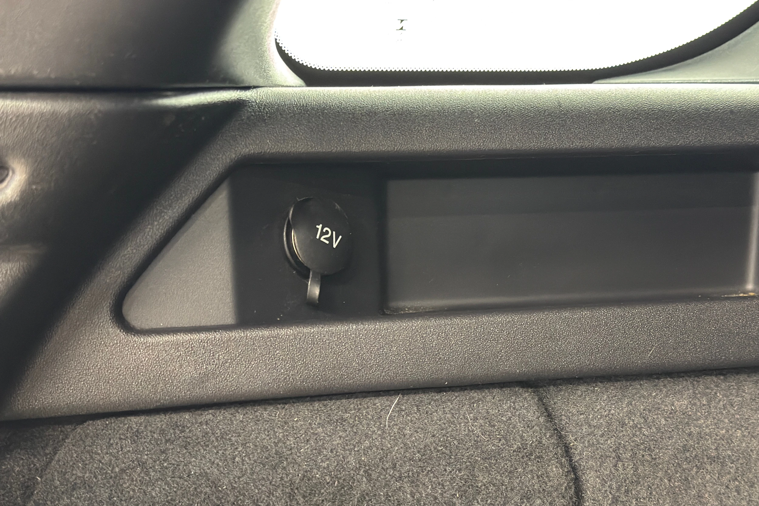 harmaa Land Rover Discovery 2016 kuva 34.