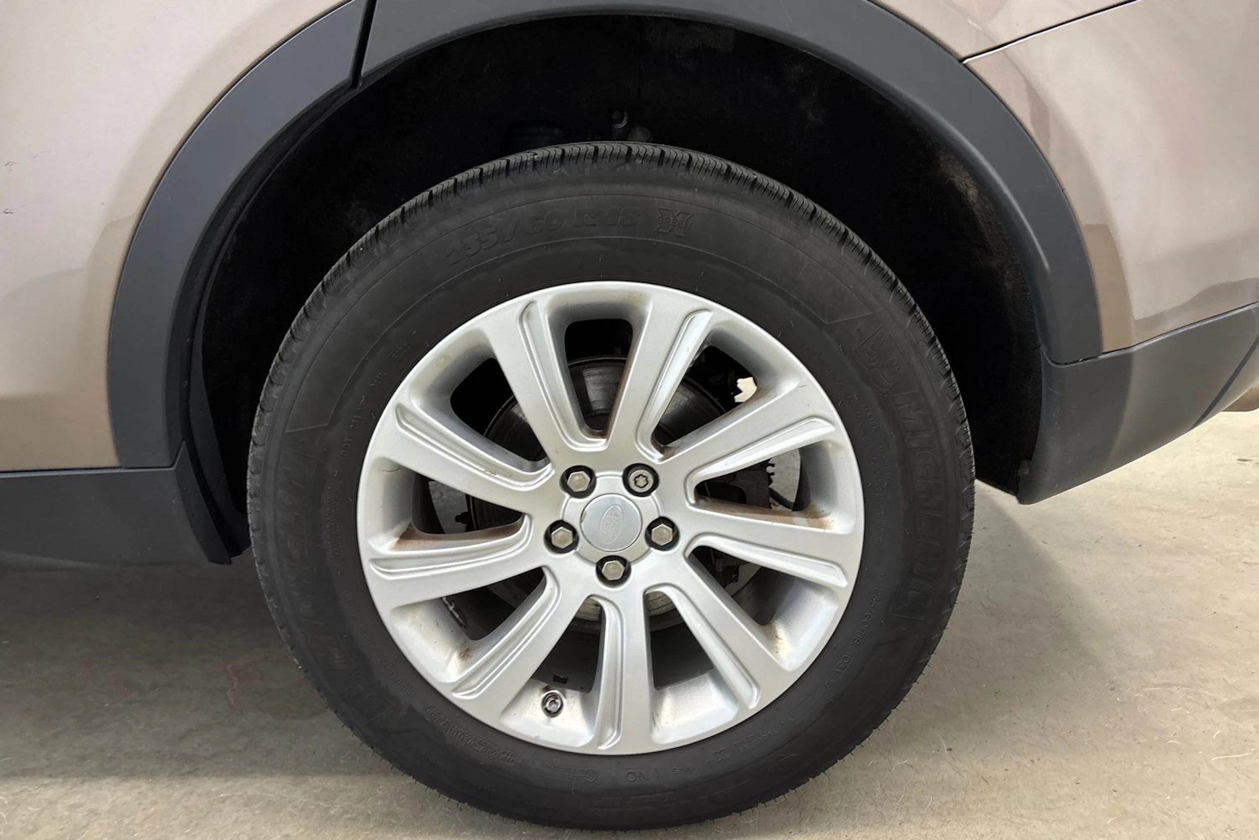 met. harmaa Land Rover Discovery Sport 2016 kuva 10.