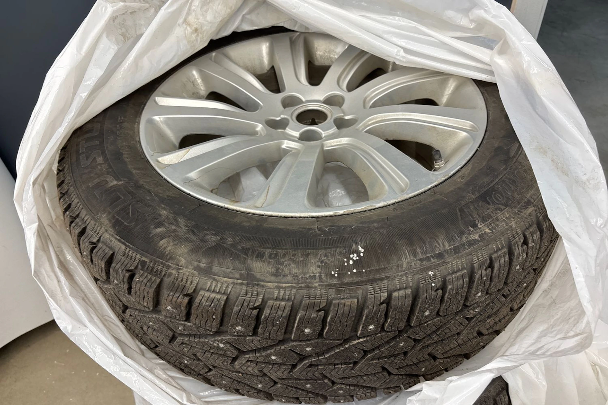 met. harmaa Land Rover Discovery Sport 2016 kuva 22.