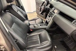 met. harmaa Land Rover Discovery Sport 2016 kuva 28.