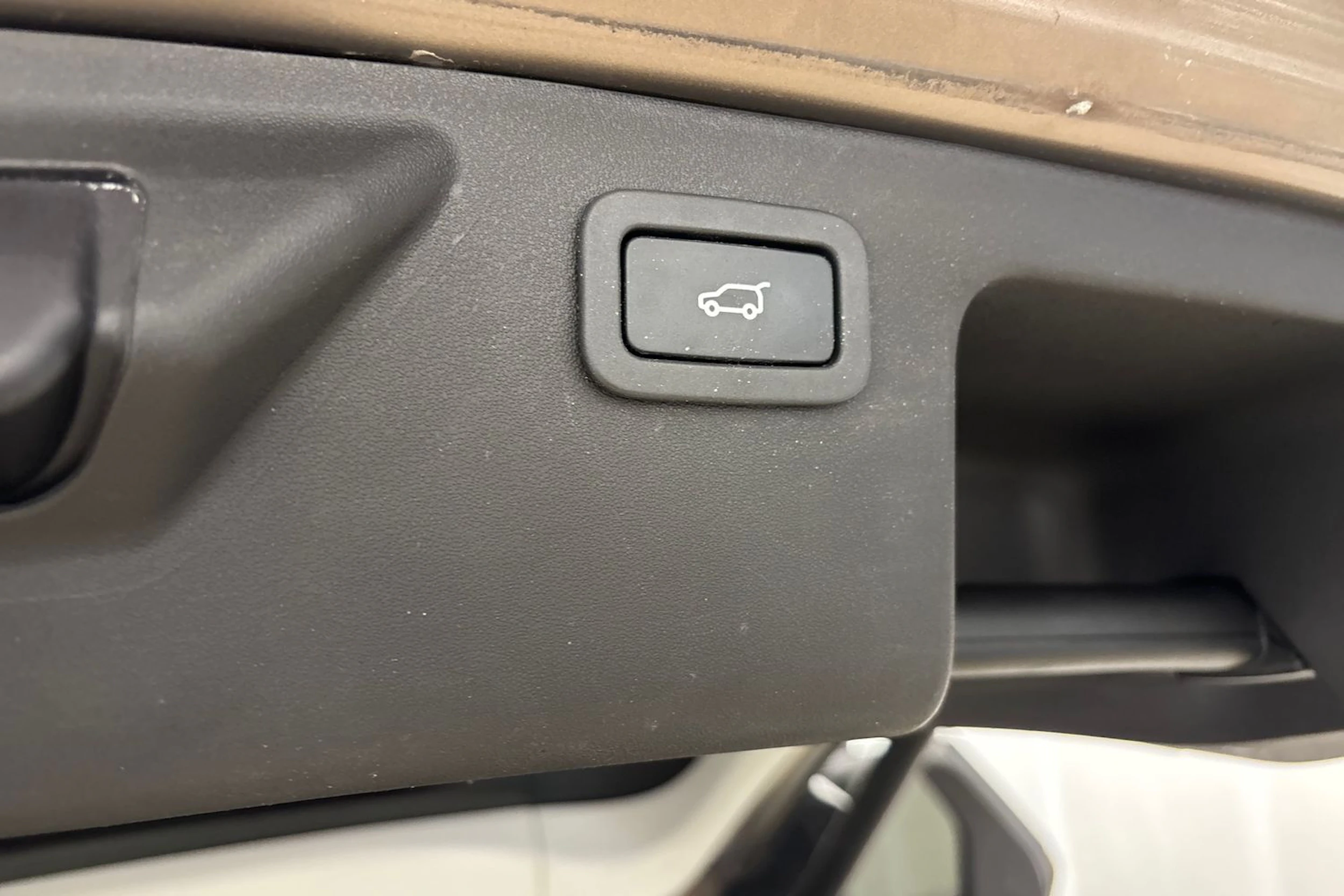 met. harmaa Land Rover Discovery Sport 2016 kuva 31.