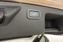 met. harmaa Land Rover Discovery Sport 2016 kuva 31.