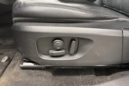 met. harmaa Land Rover Discovery Sport 2016 kuva 32.