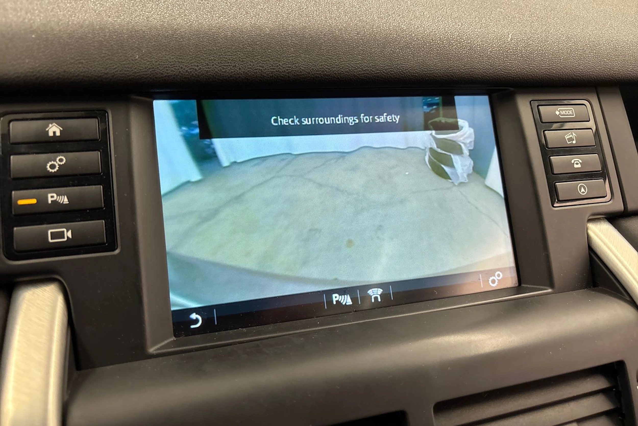 met. harmaa Land Rover Discovery Sport 2016 kuva 34.