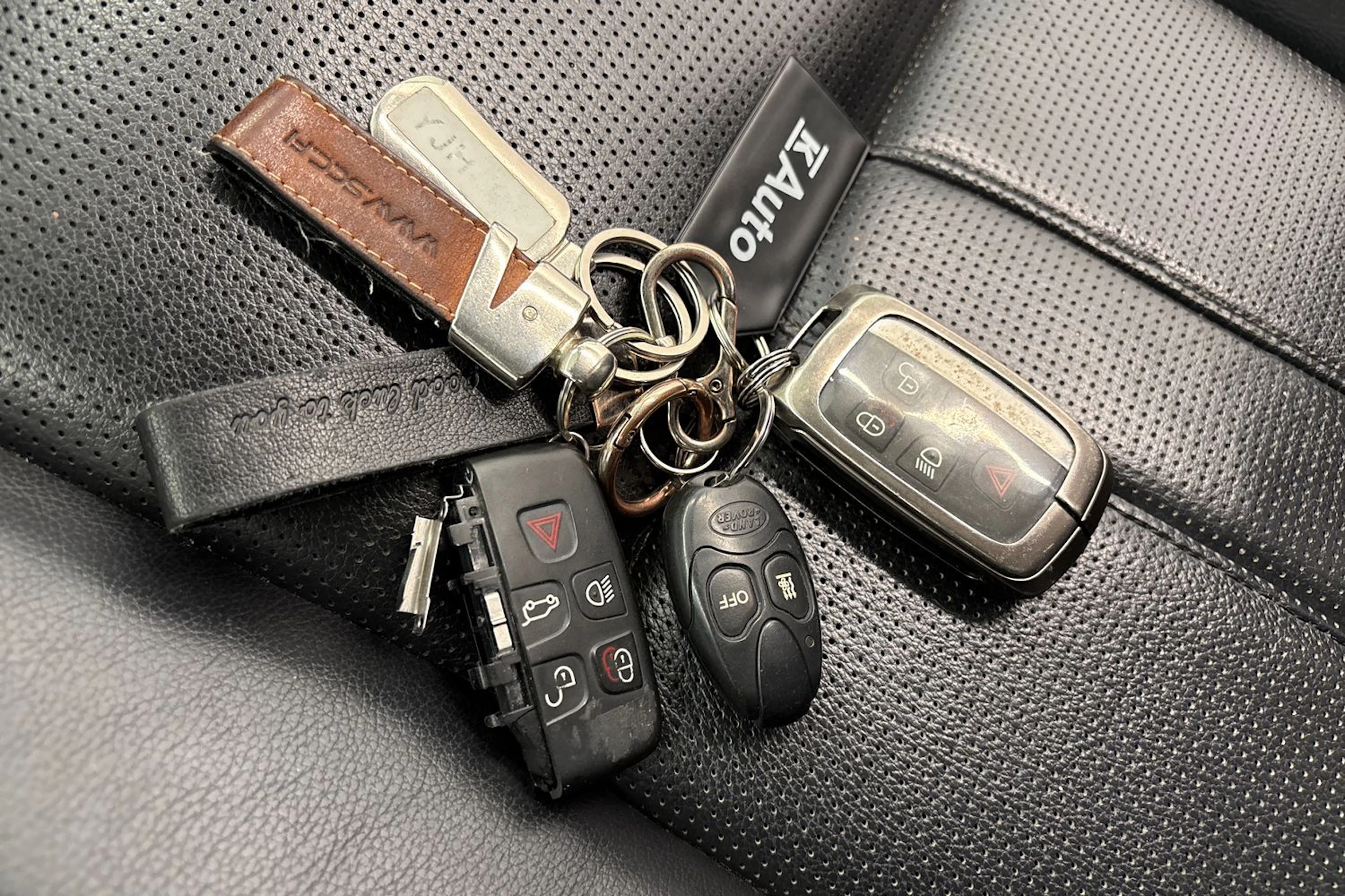 met. harmaa Land Rover Discovery Sport 2016 kuva 39.