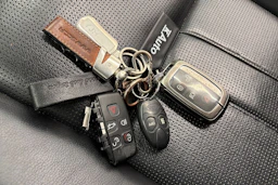 met. harmaa Land Rover Discovery Sport 2016 kuva 39.