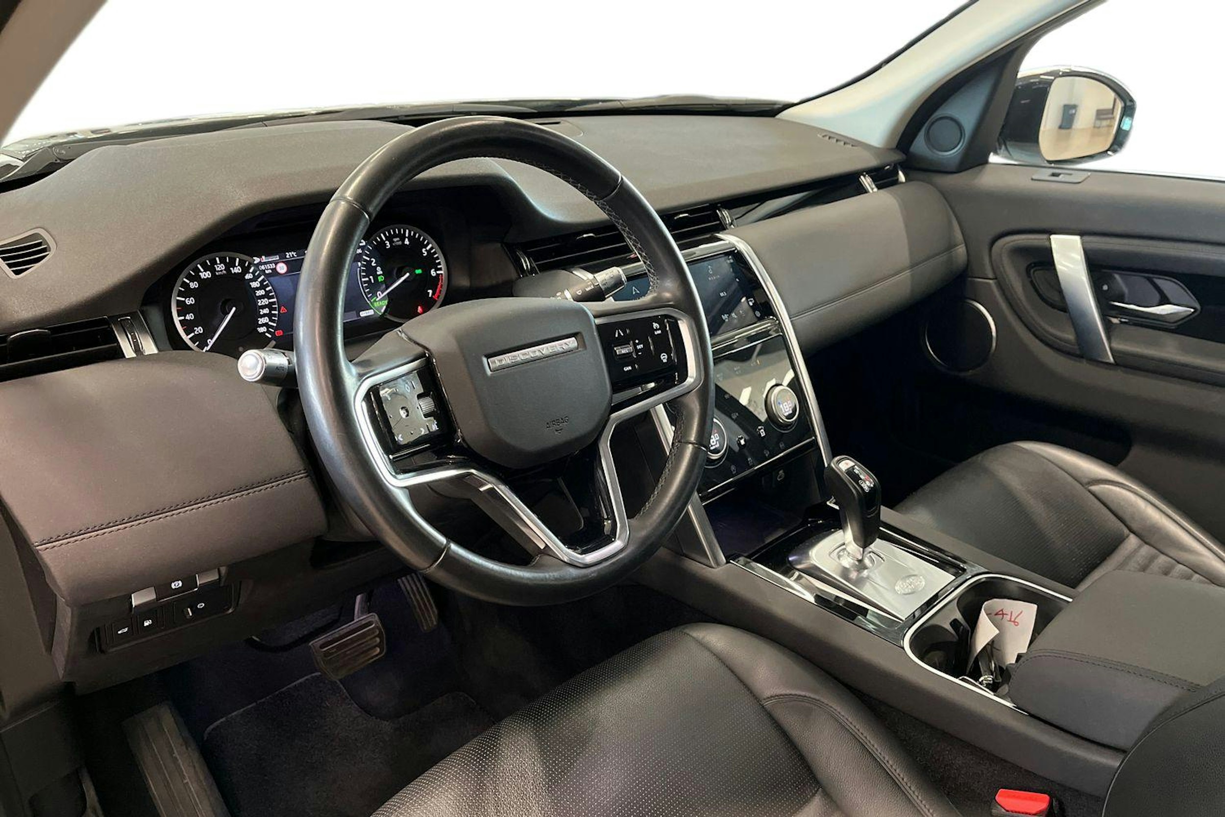 valkoinen Land Rover Discovery Sport 2021 kuva 6.