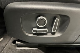 valkoinen Land Rover Discovery Sport 2021 kuva 15.
