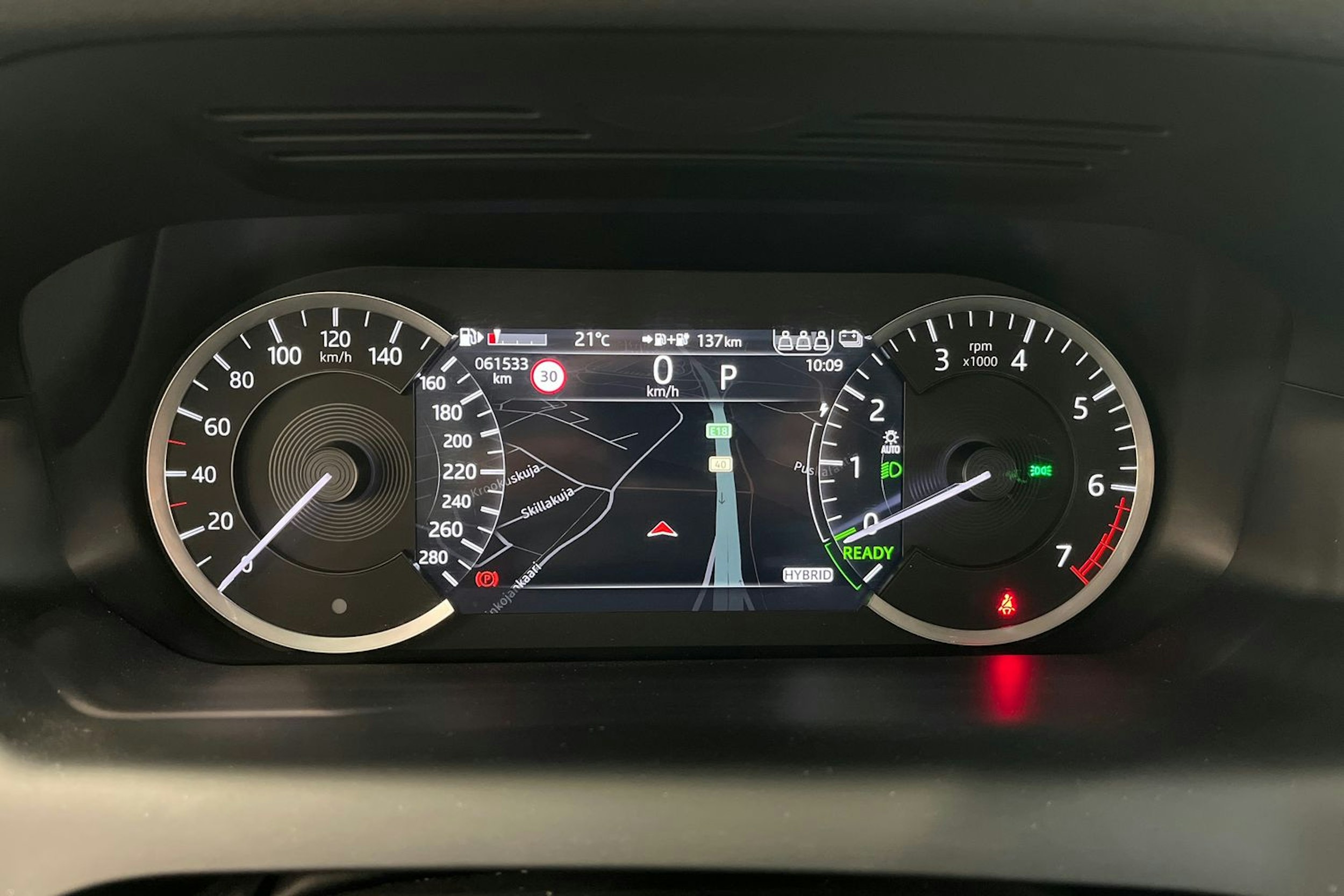 valkoinen Land Rover Discovery Sport 2021 kuva 16.