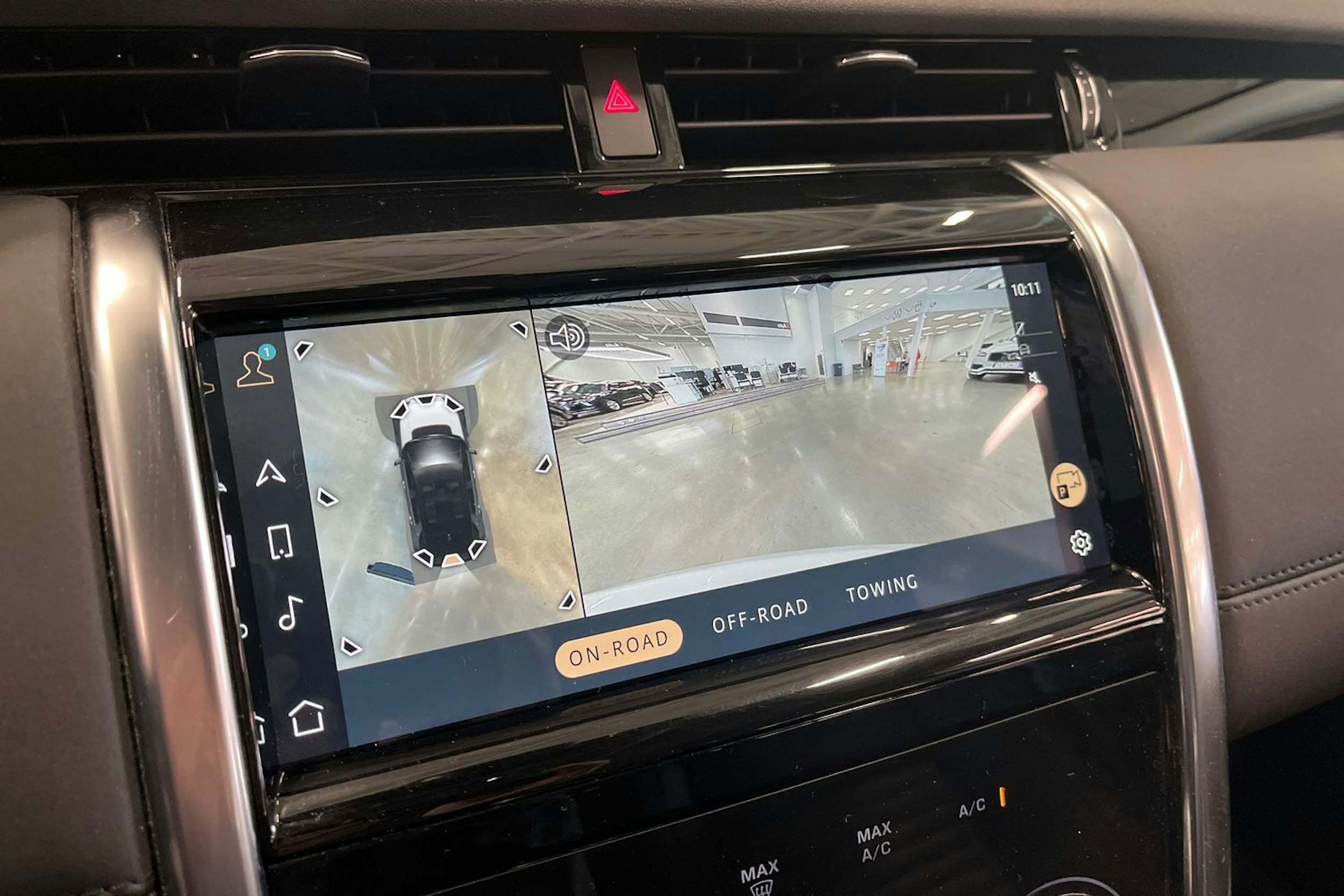 valkoinen Land Rover Discovery Sport 2021 kuva 23.