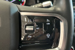 valkoinen Land Rover Discovery Sport 2021 kuva 28.