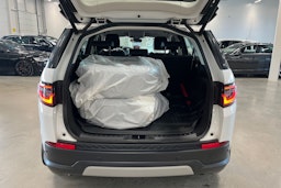 valkoinen Land Rover Discovery Sport 2021 kuva 30.